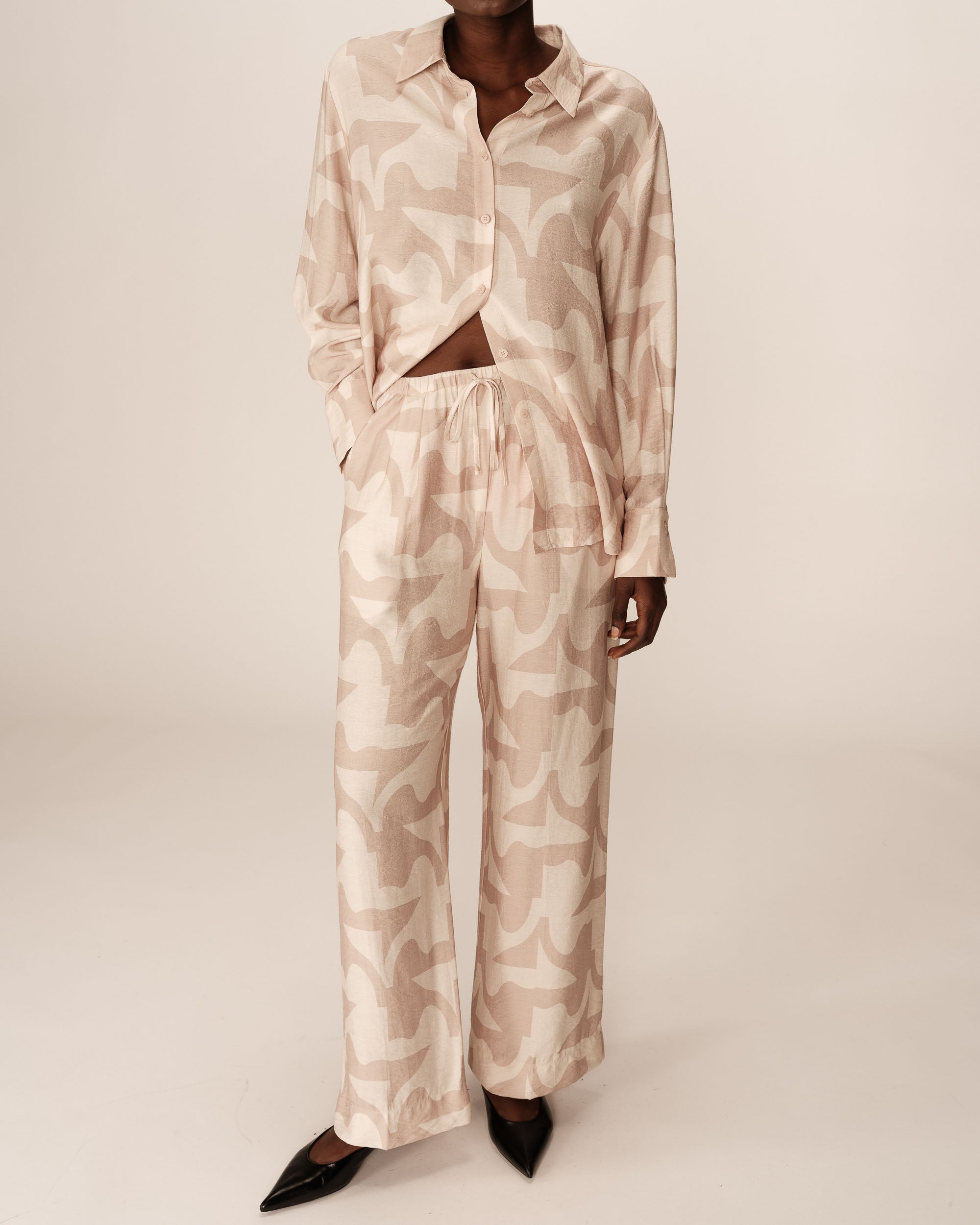 Pantalon fluide a motifs beige Pavot