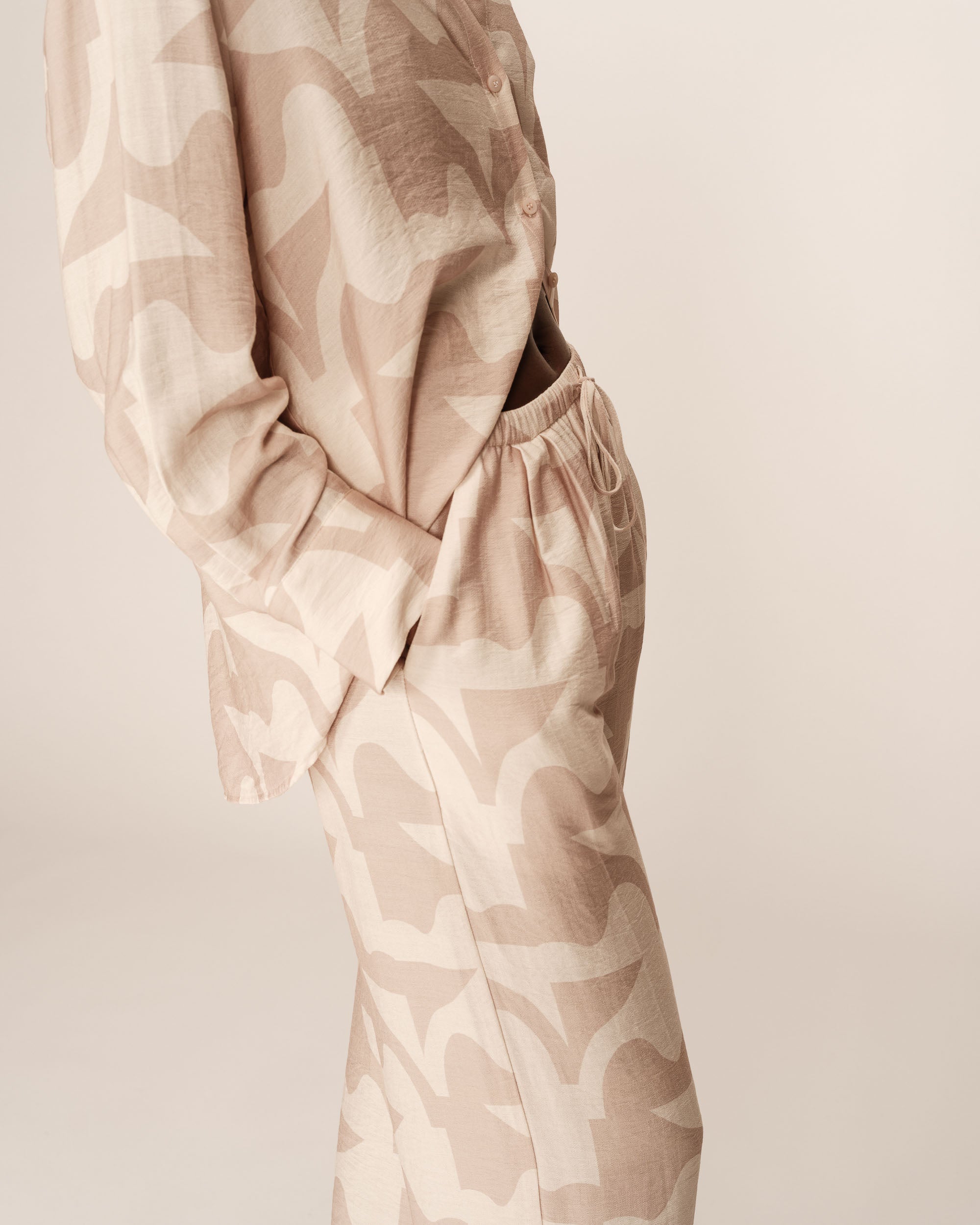 Pantalon fluide a motifs beige Pavot