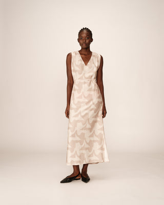 ROBE LONGUE BEIGE PENSEE
