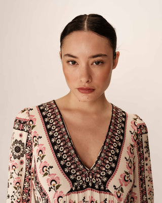 ROBE COURTE BEIGE PEROU