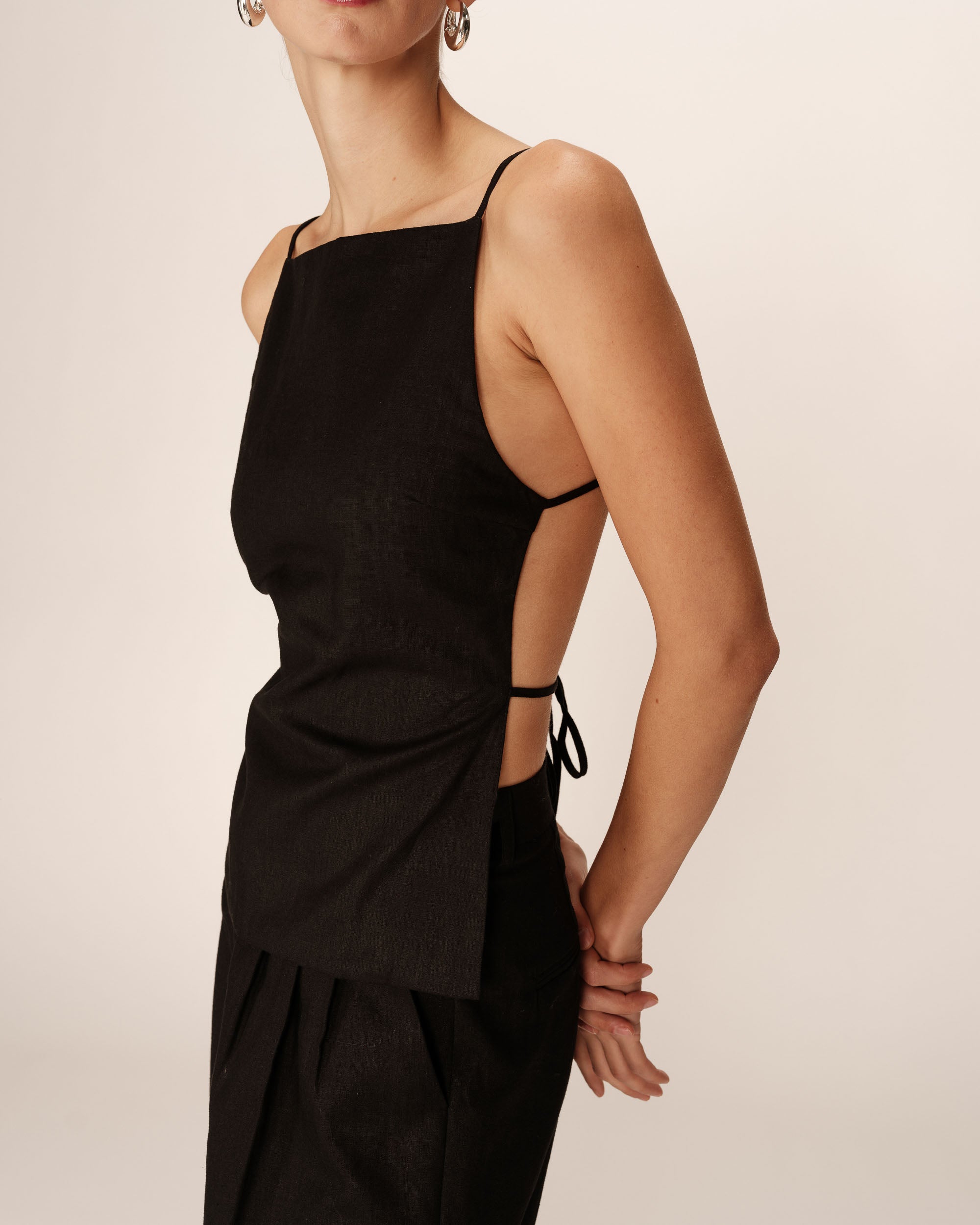 Top dos nu en lin et coton noir Pesto