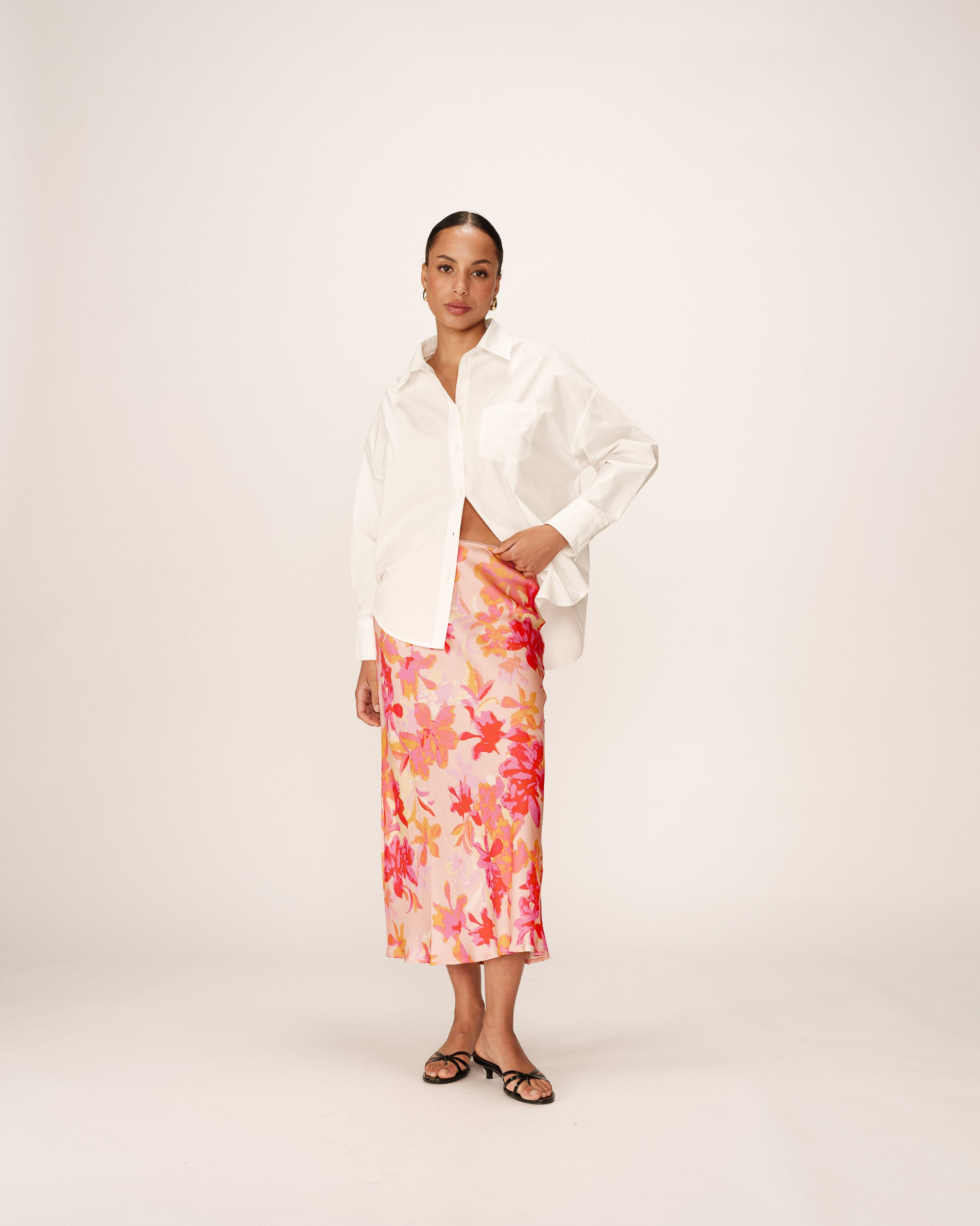 Jupe longue en satin fleurs Philae