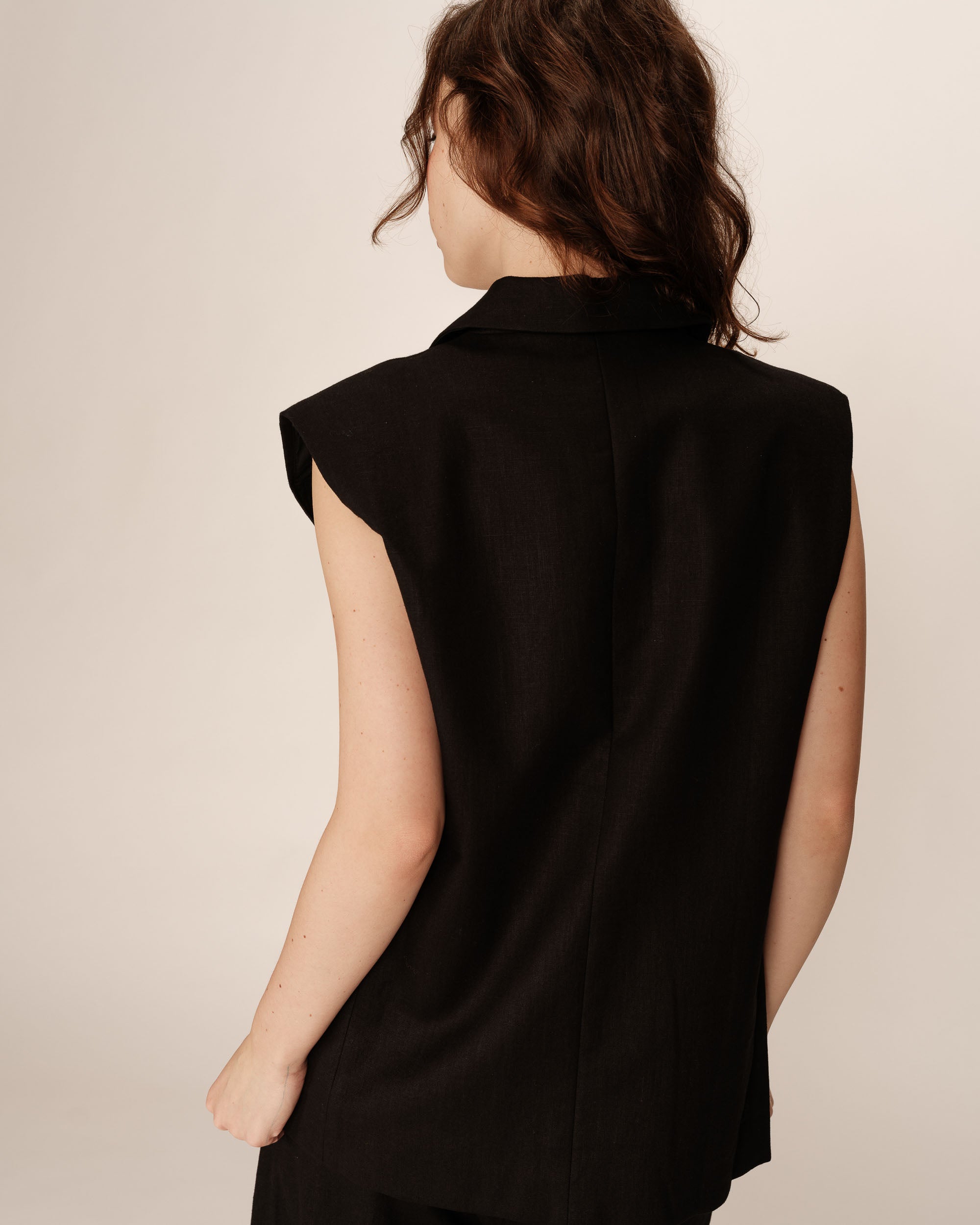 Linen sleeveless blazer black Pietro