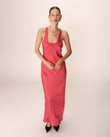 Robe longue en satin rose Pippa