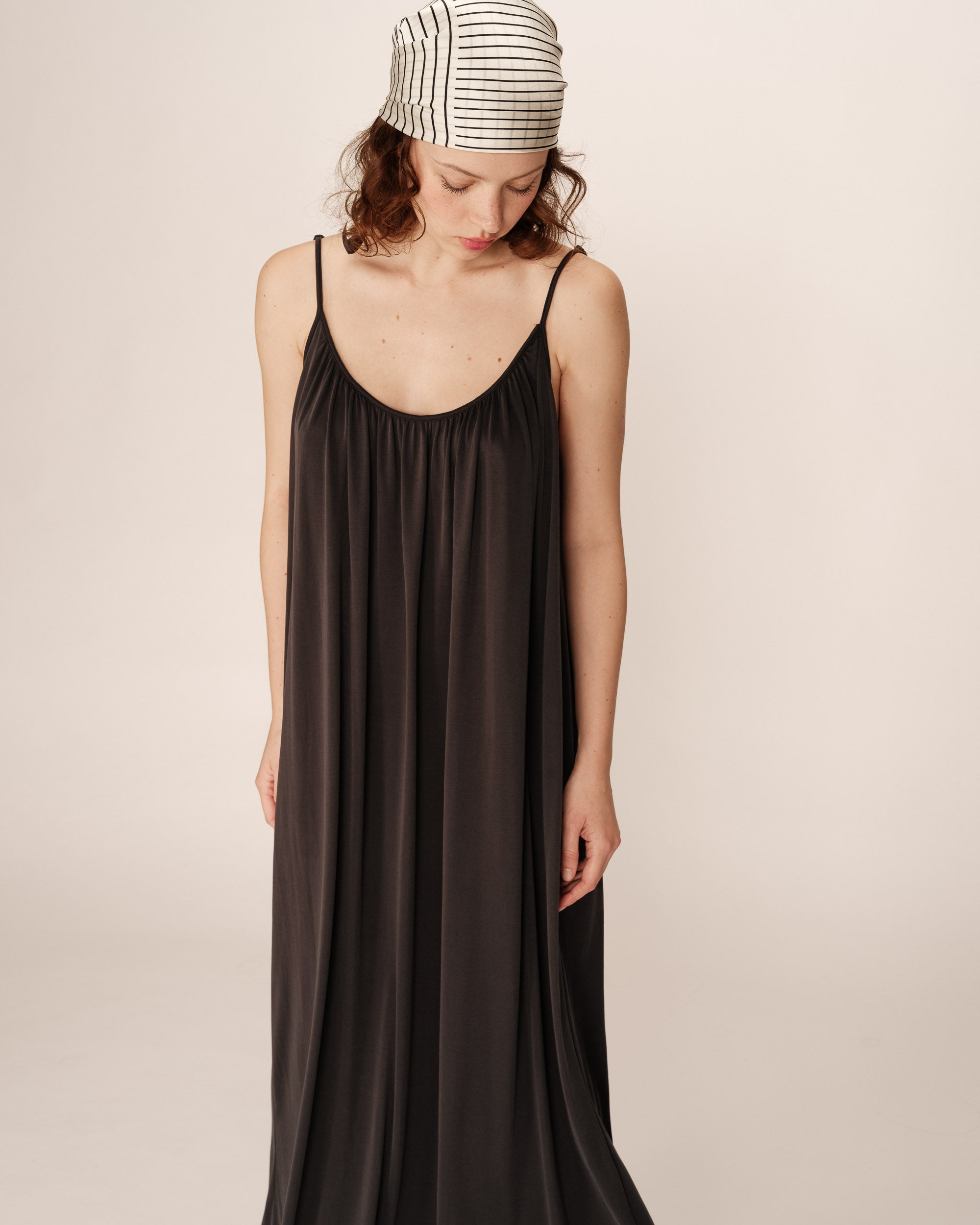 Robe longue en modal anthracite Pivoine