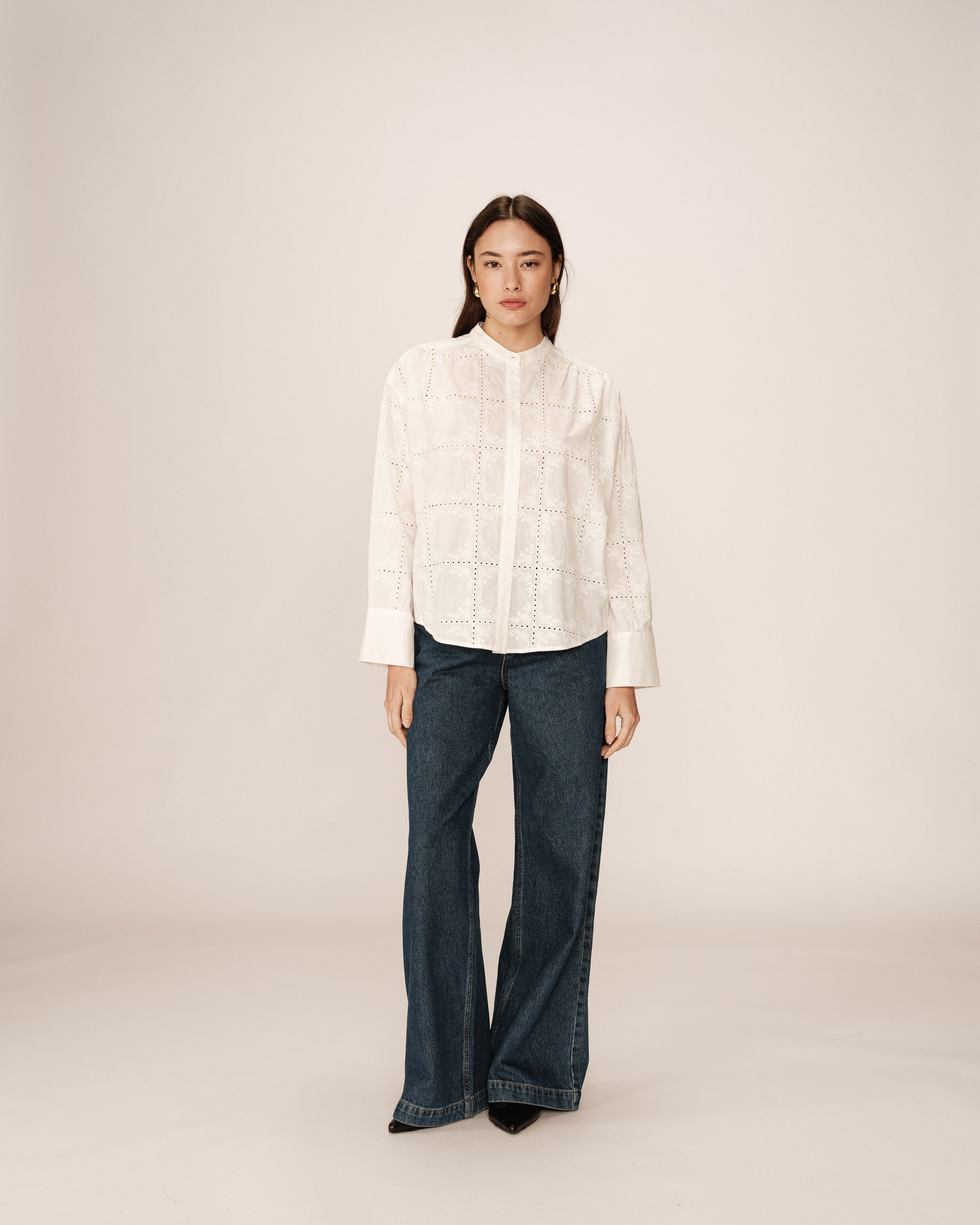 Embroidered mao collar blouse ecru Plume_12937