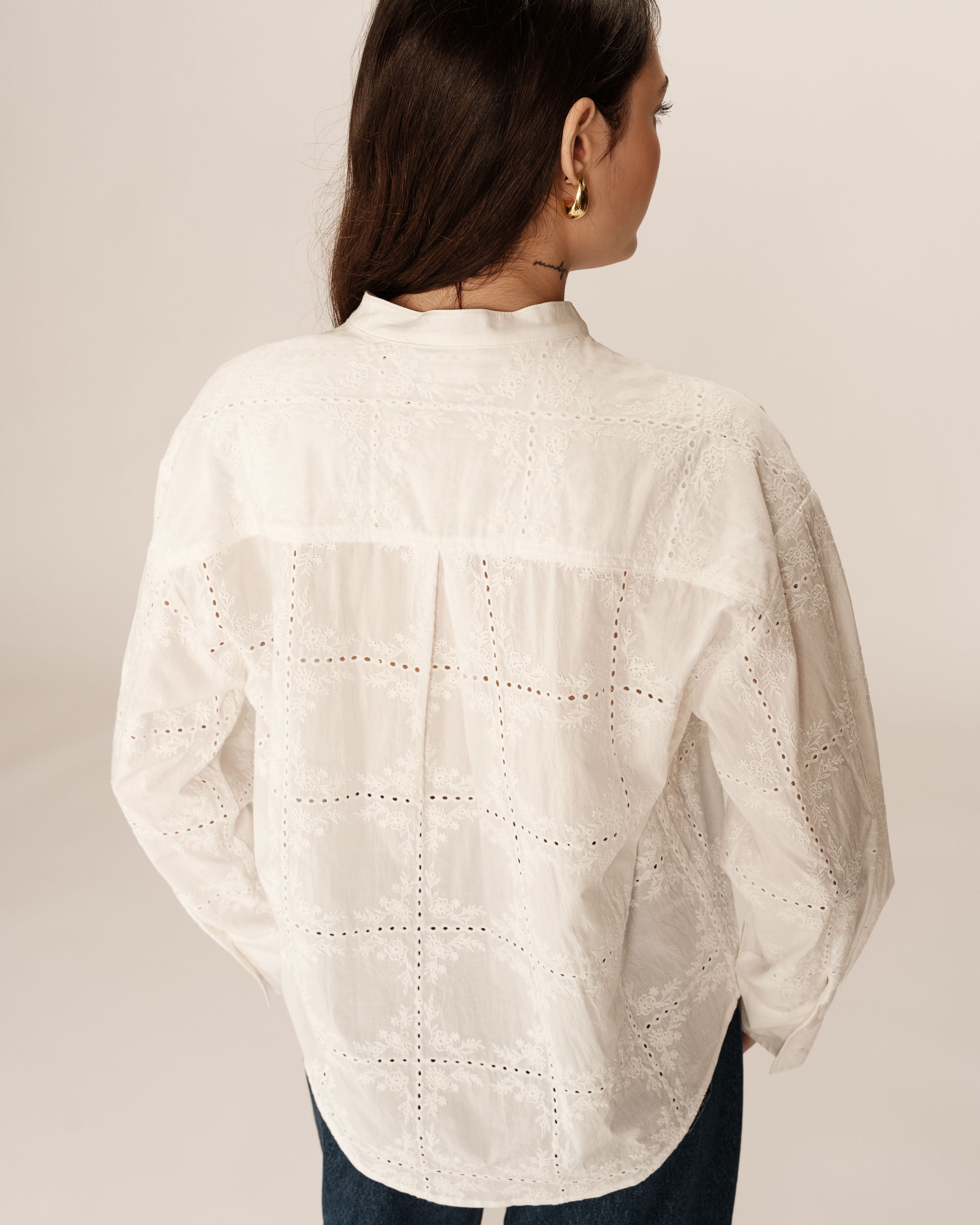 Embroidered mao collar blouse ecru Plume_12937