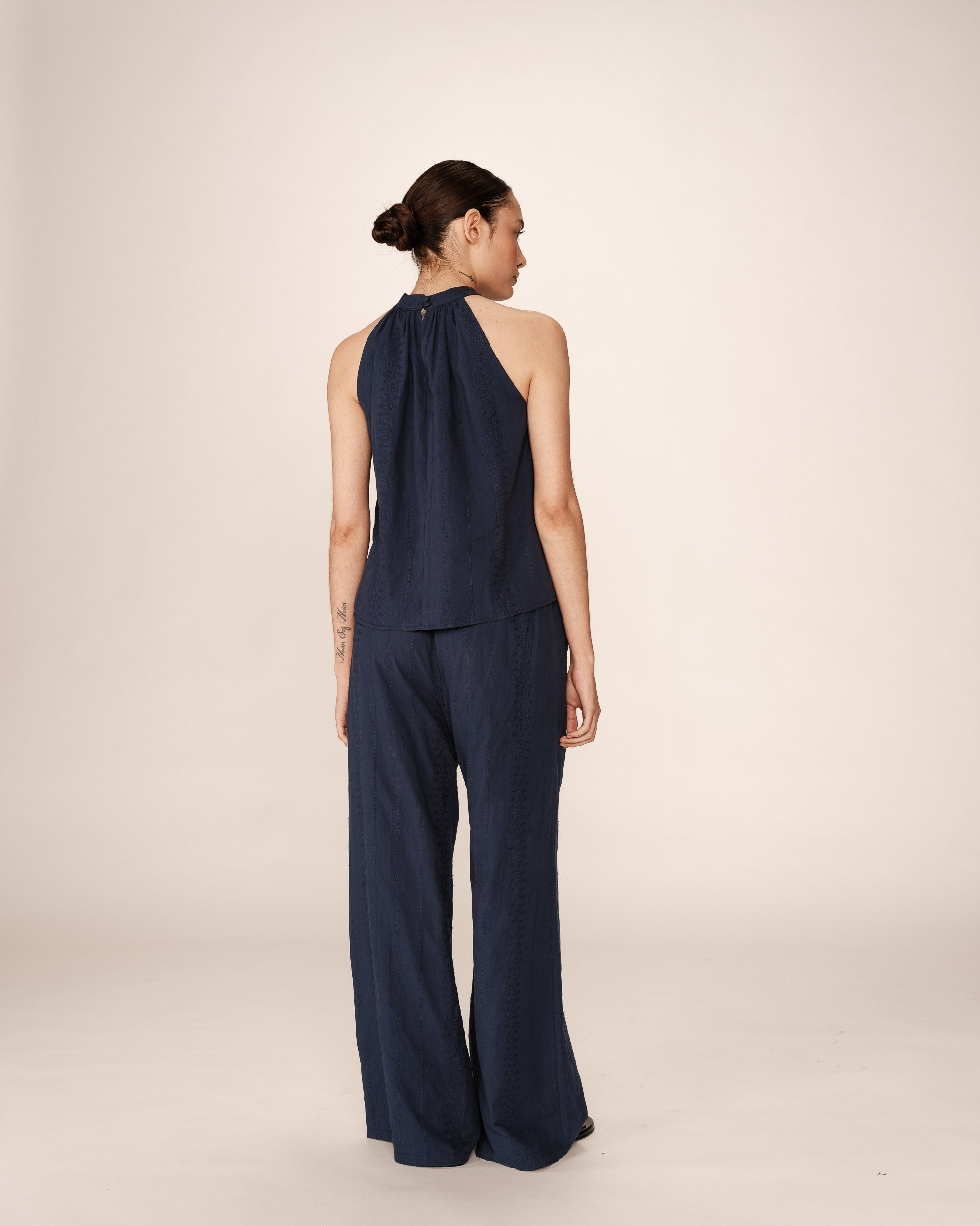 Embroidered high collar top navy Poco_12932