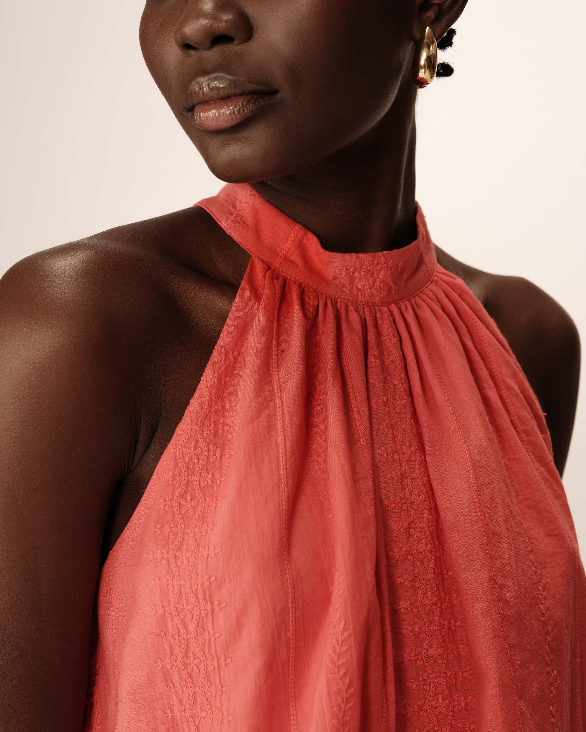 Embroidered high collar top red Poco_12932