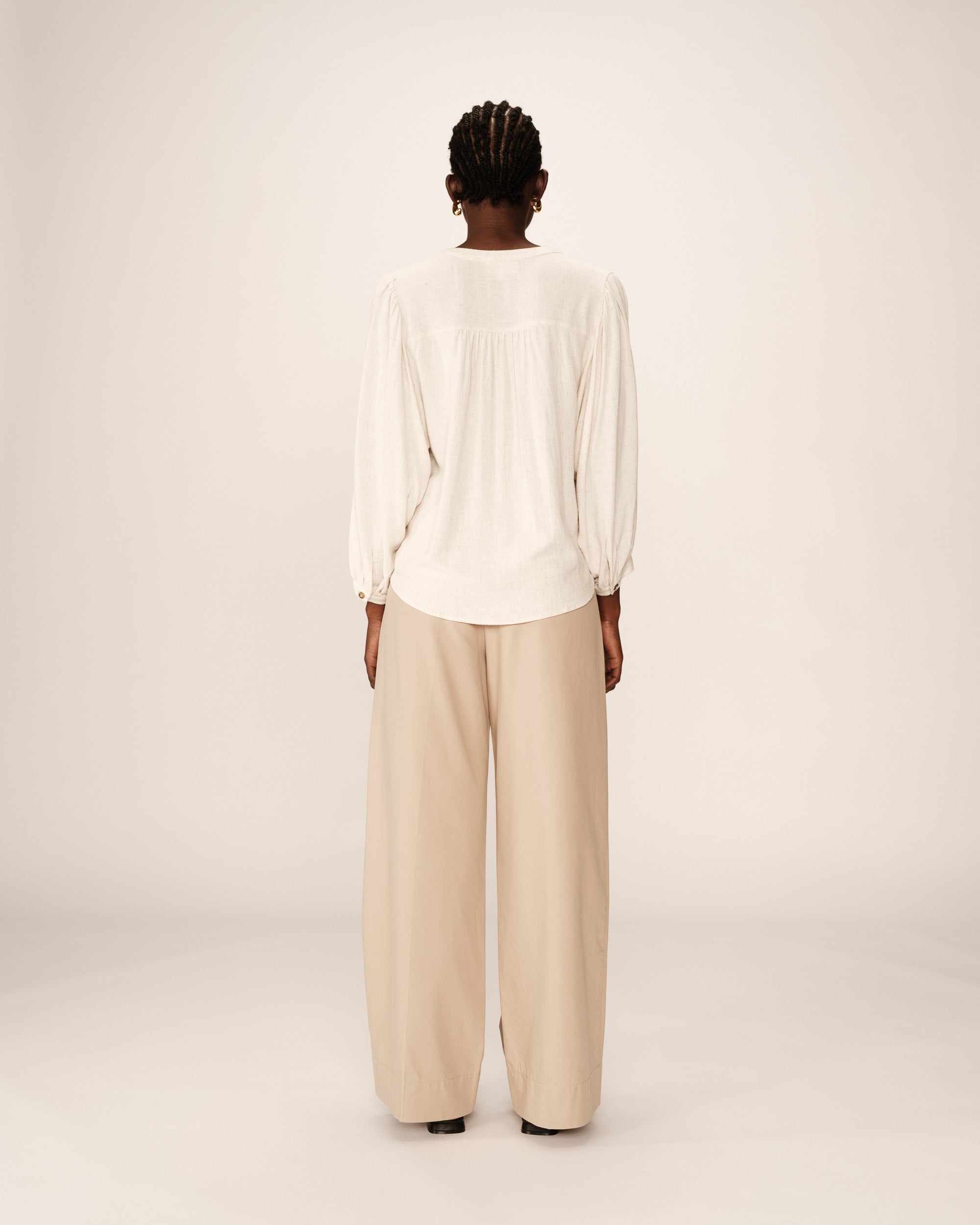 Loose fluid blouse beige Portrait