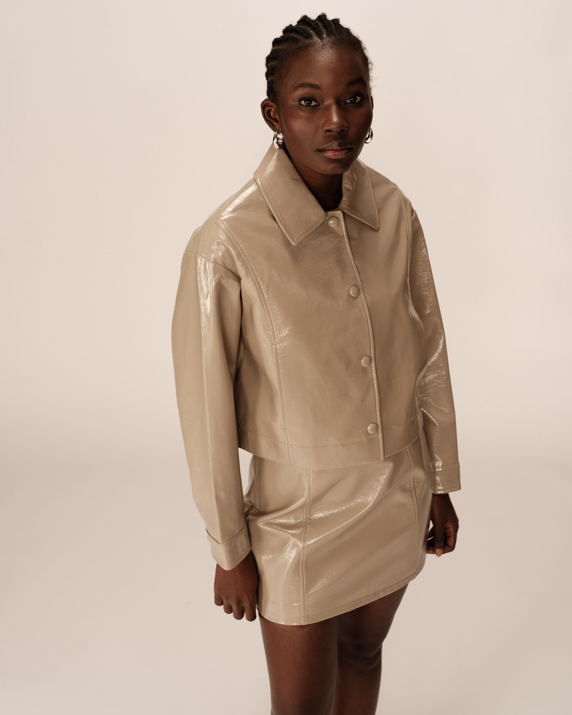 Short faux leather jacket beige Poudre