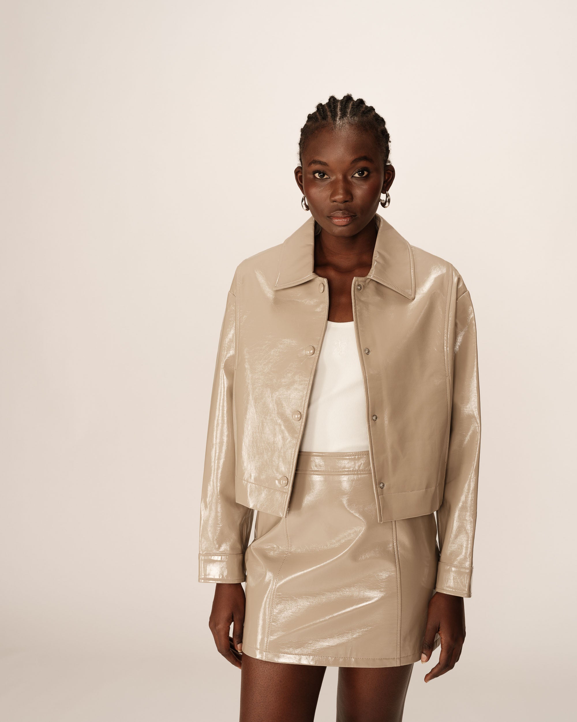 Short faux leather jacket beige Poudre