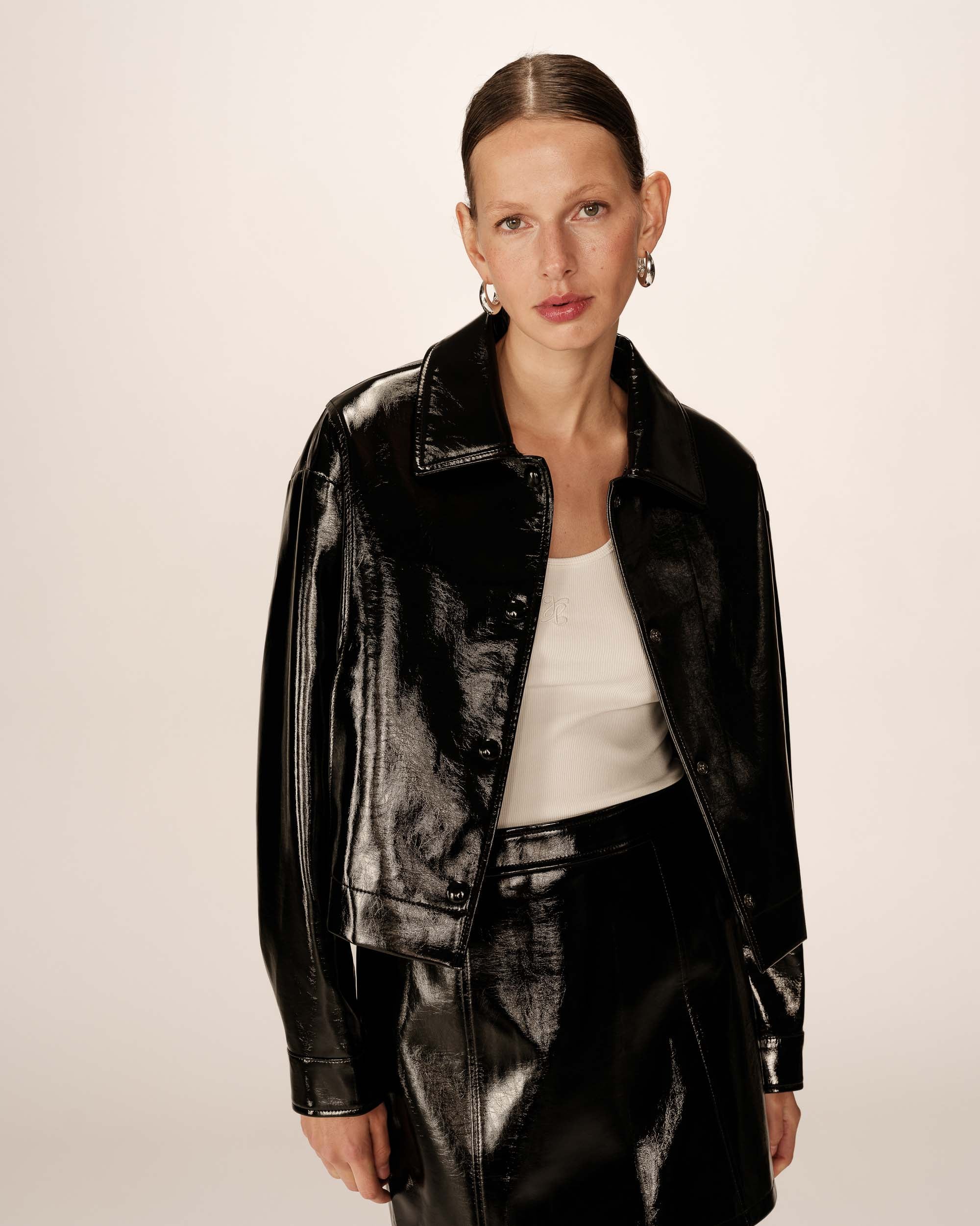 Short faux leather jacket black Poudre