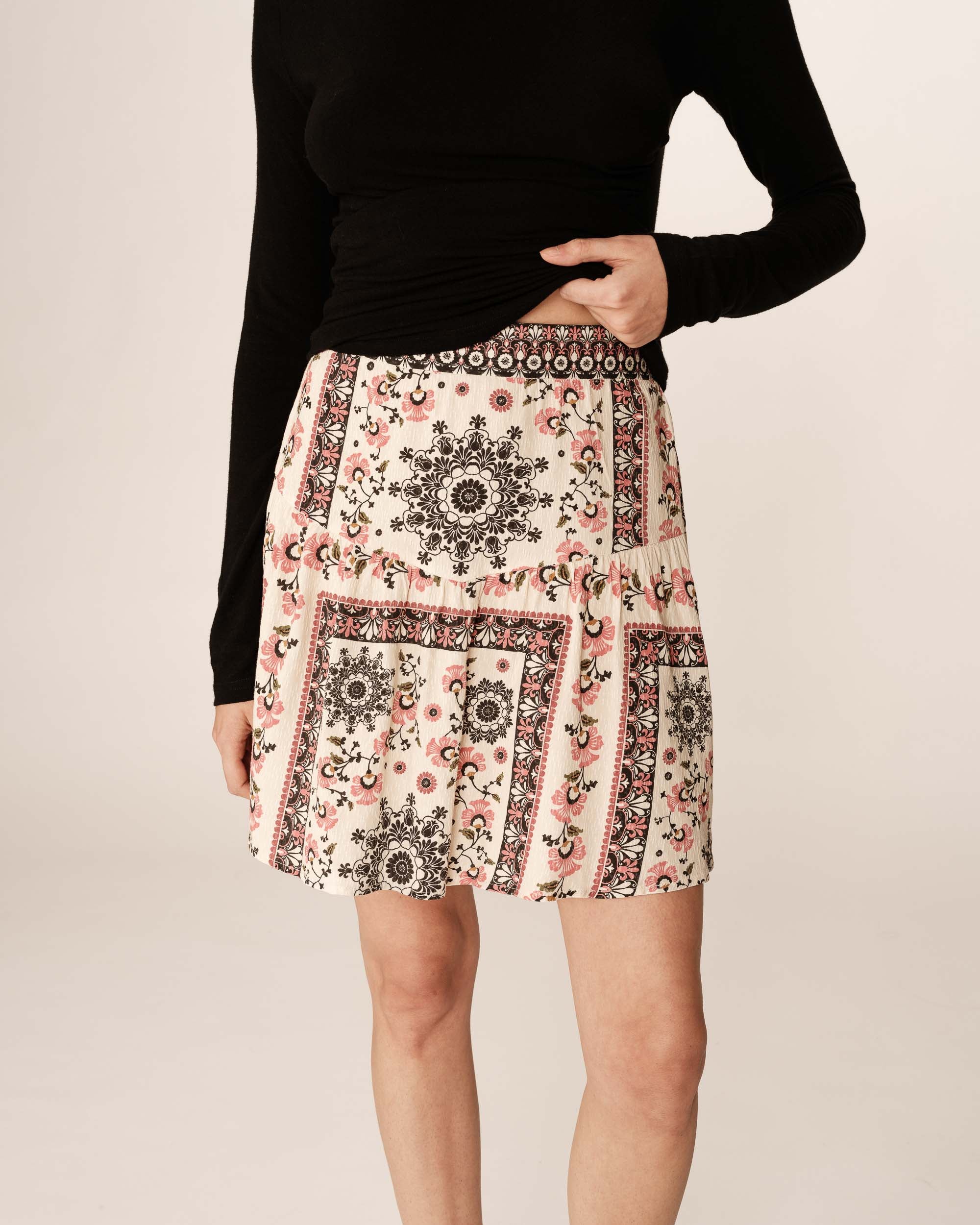 Jupe courte imprimée beige Precieuse