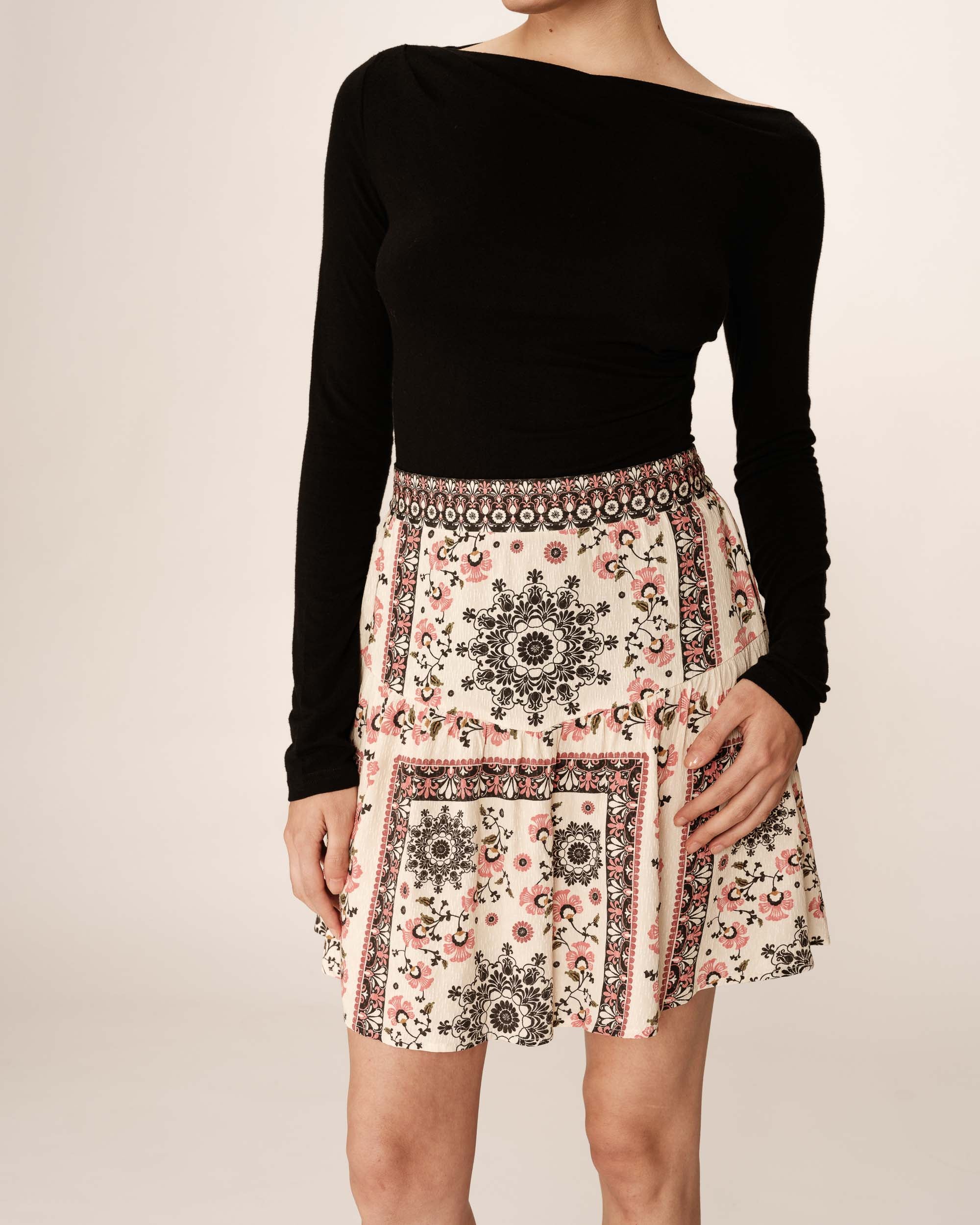 Jupe courte imprimée beige Precieuse