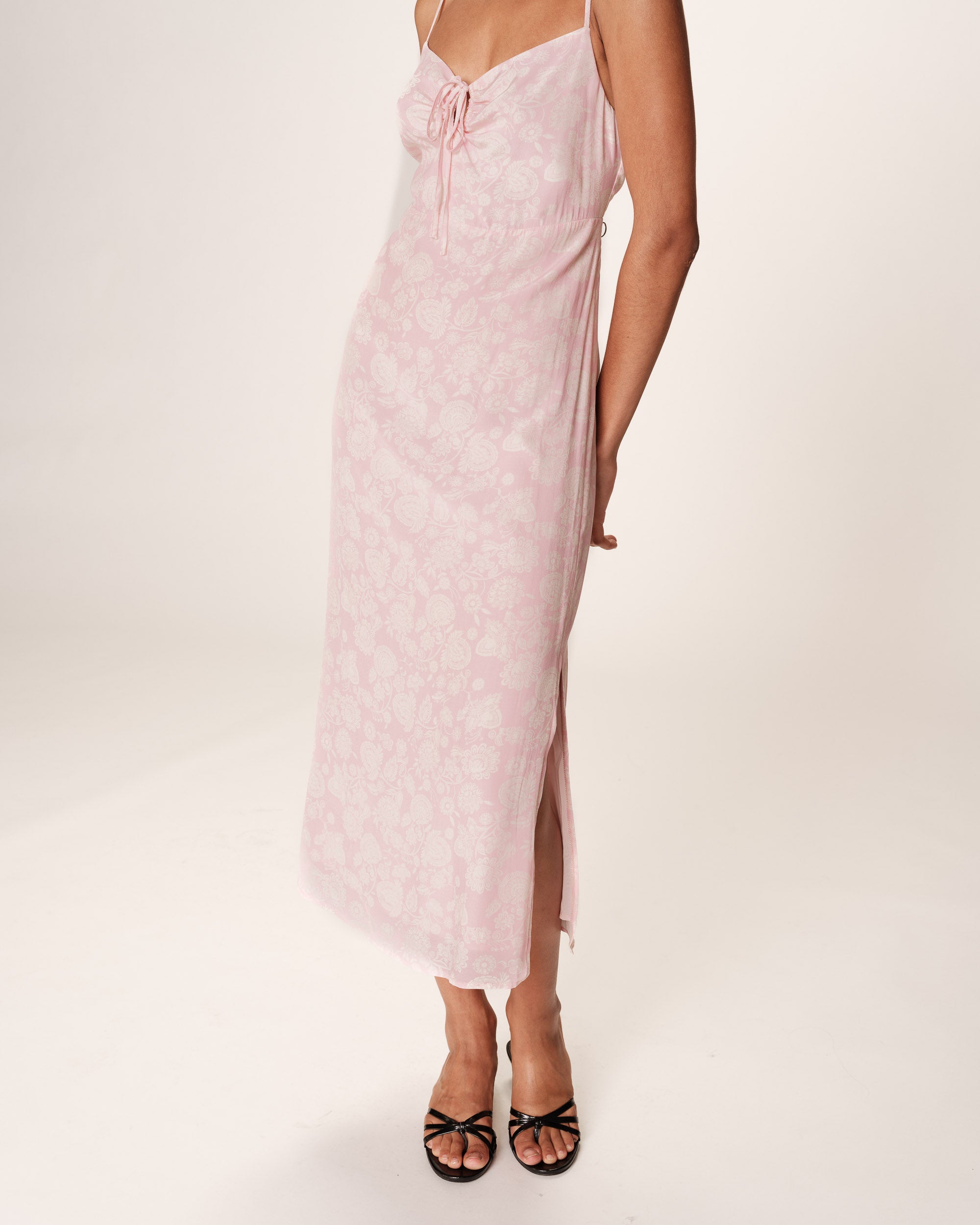 Robe longue a fleurs rose Retina
