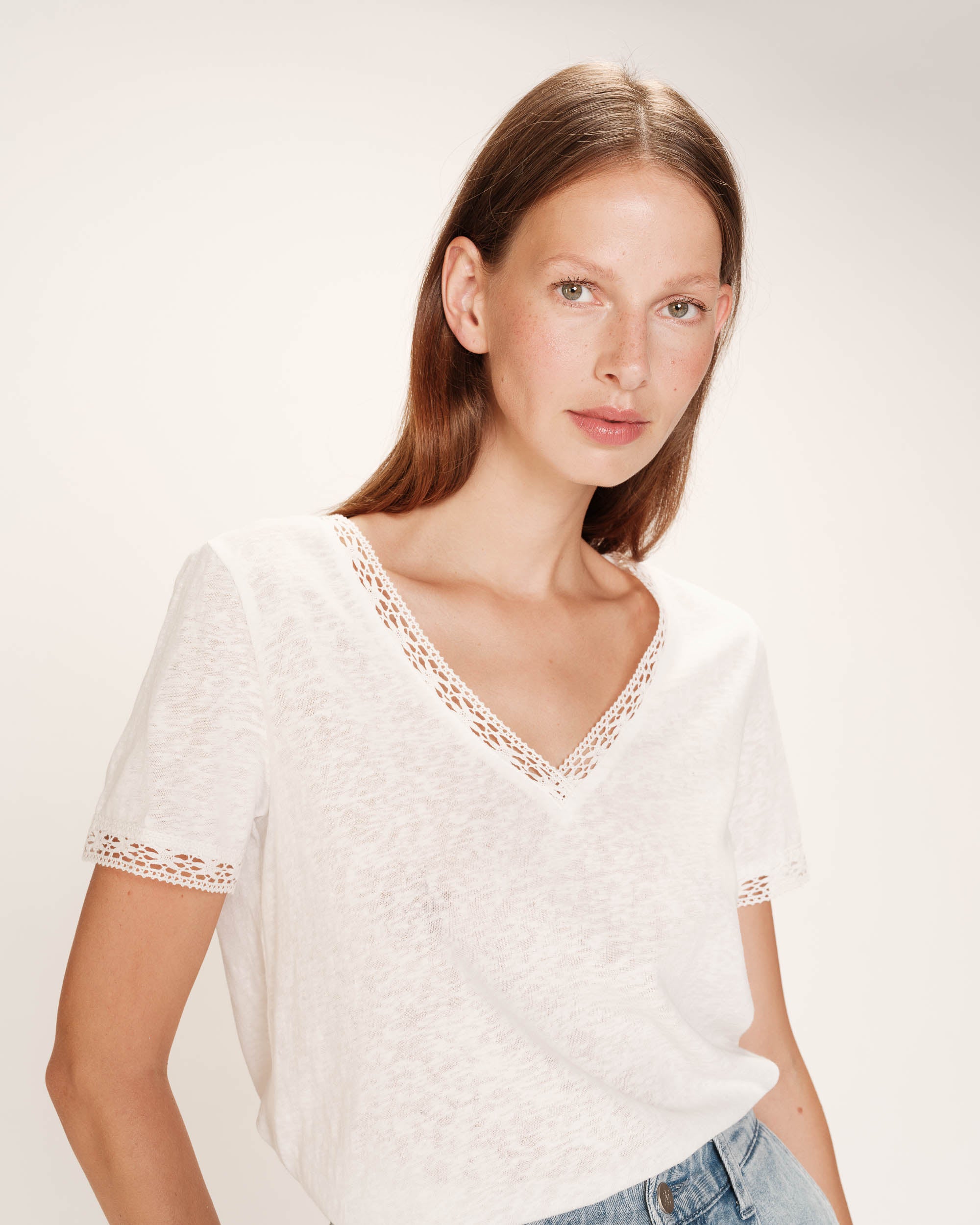 Top col v en dentelle ecru Rome