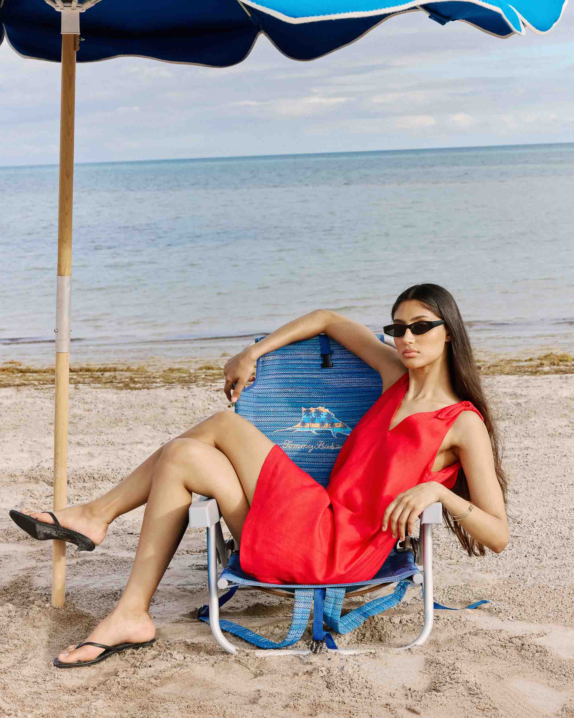 Vestido corto de lino con escote en V rouge Wynette
