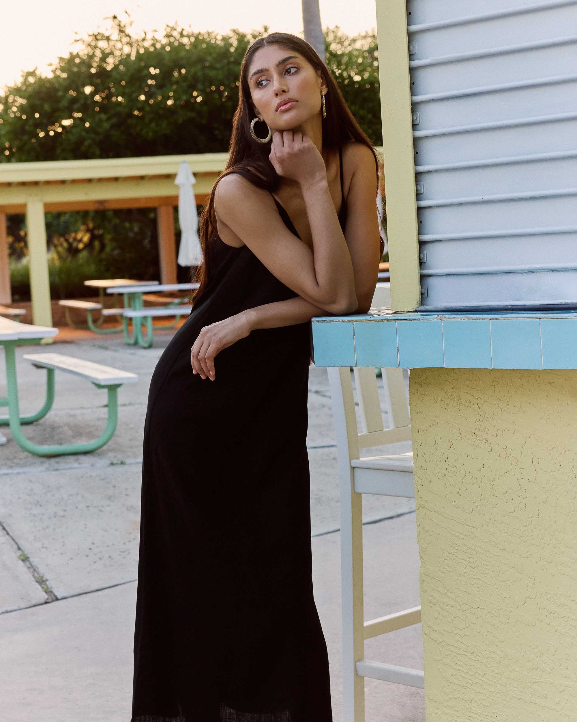 Vestido largo de lino escote V noir Wendra