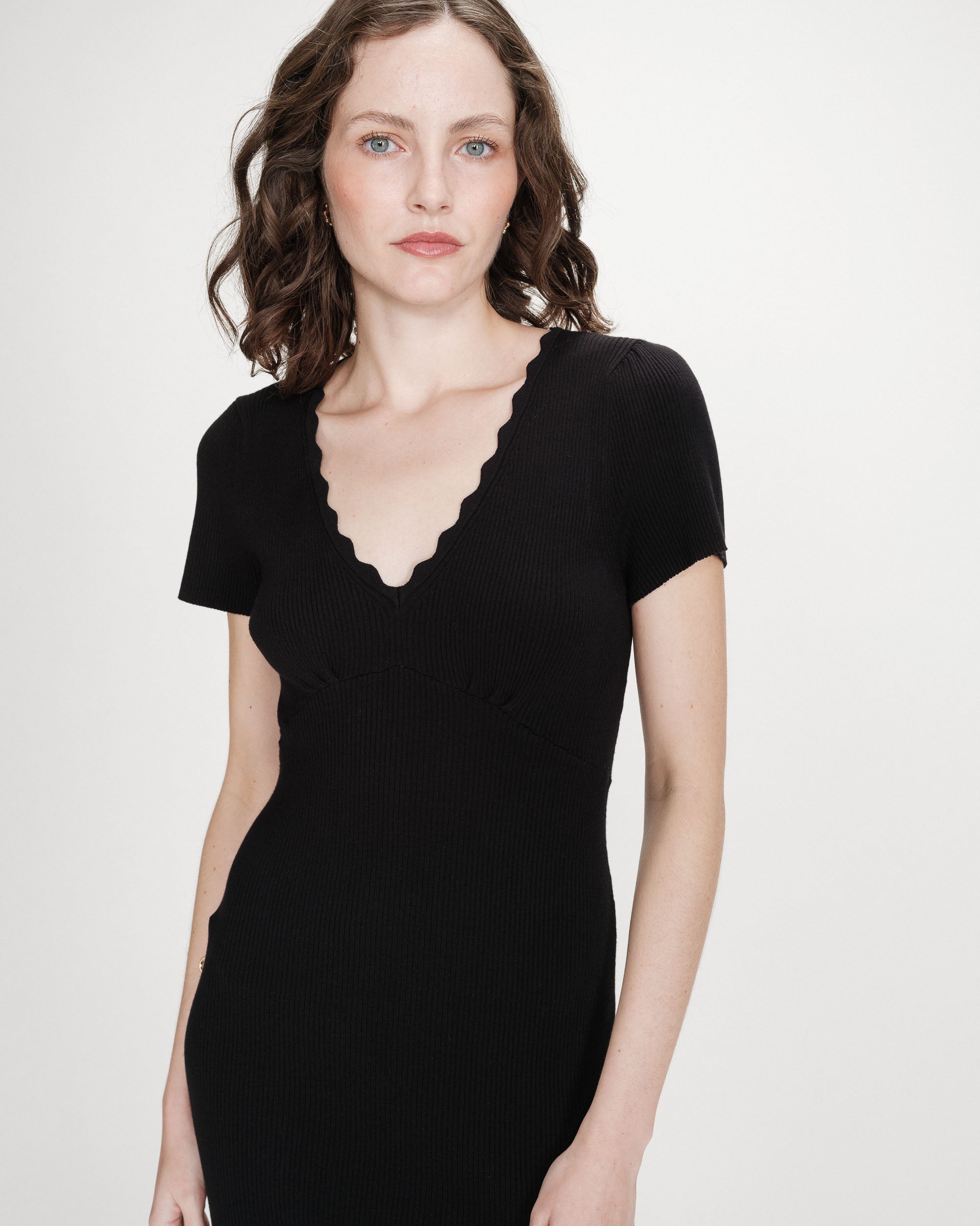 Robe courte en maille noir Valeriane