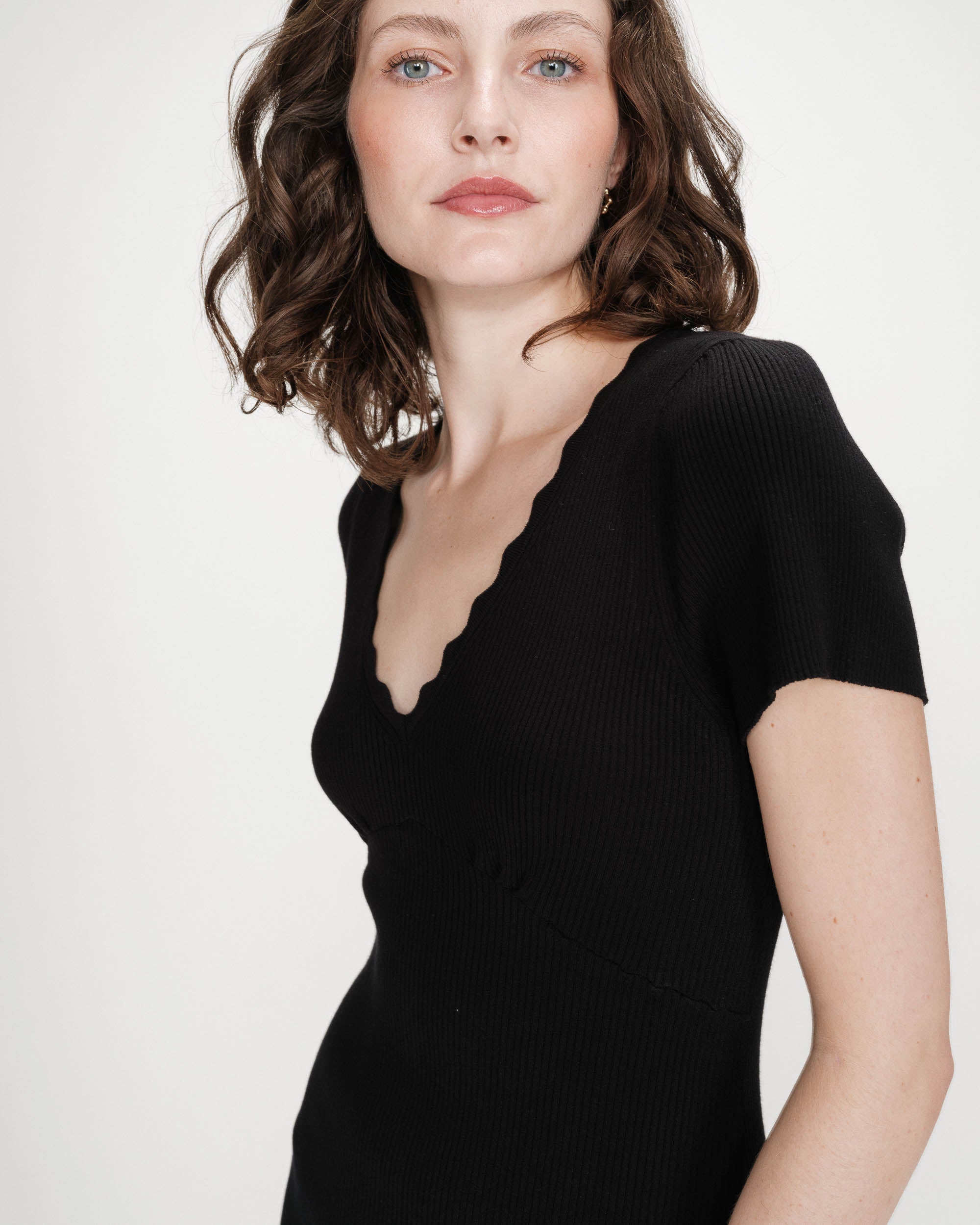 Robe courte en maille noir Valeriane