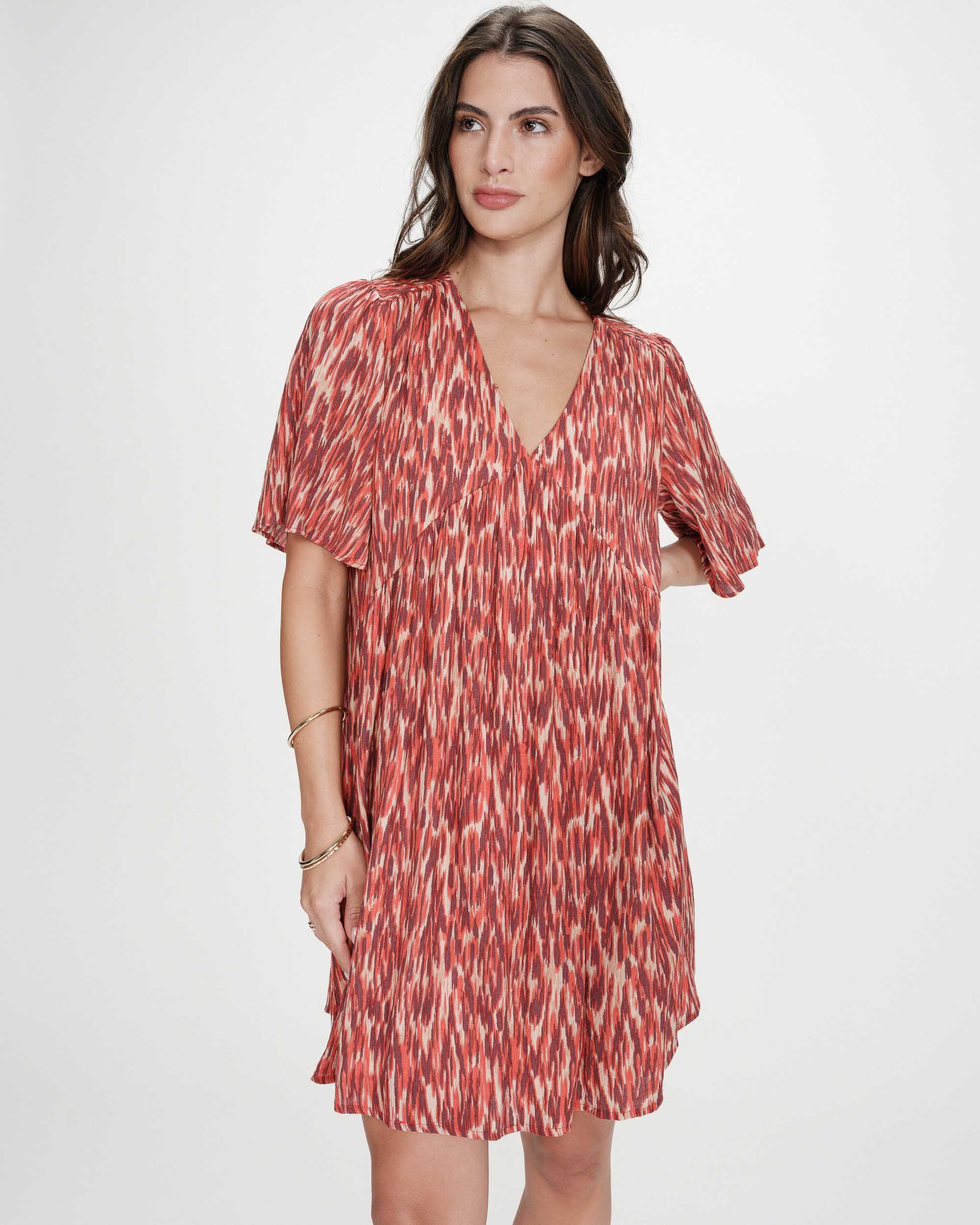 Robe courte babydoll imprimée décolleté en V sanguine Vylla