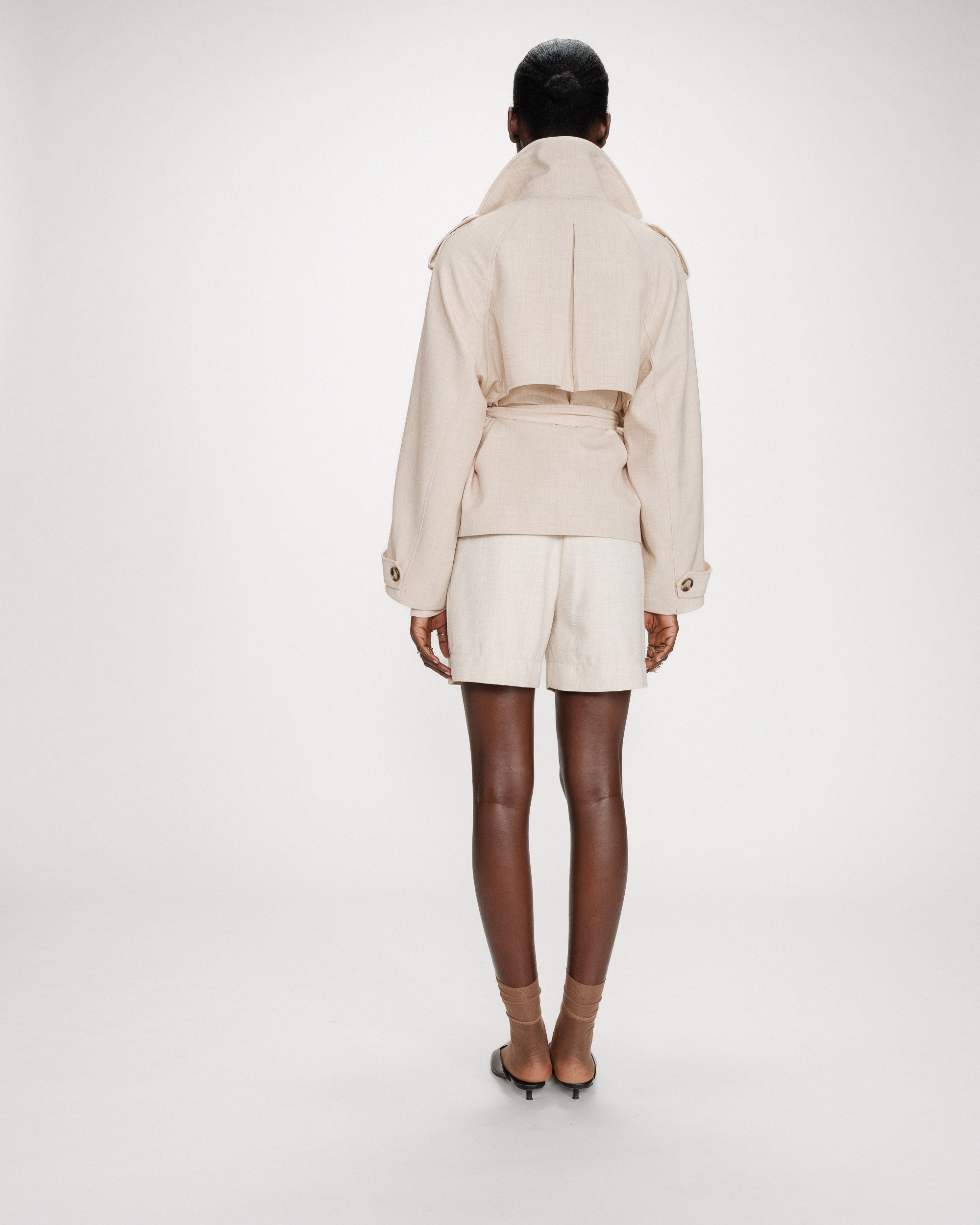 Trench-coat court sable Vogue
