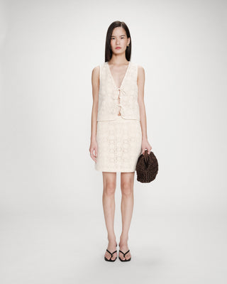 Jupe courte en crochet ecru Victoria