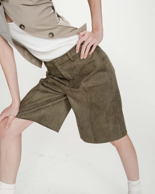 Suede bermuda shorts kaki Vacanza