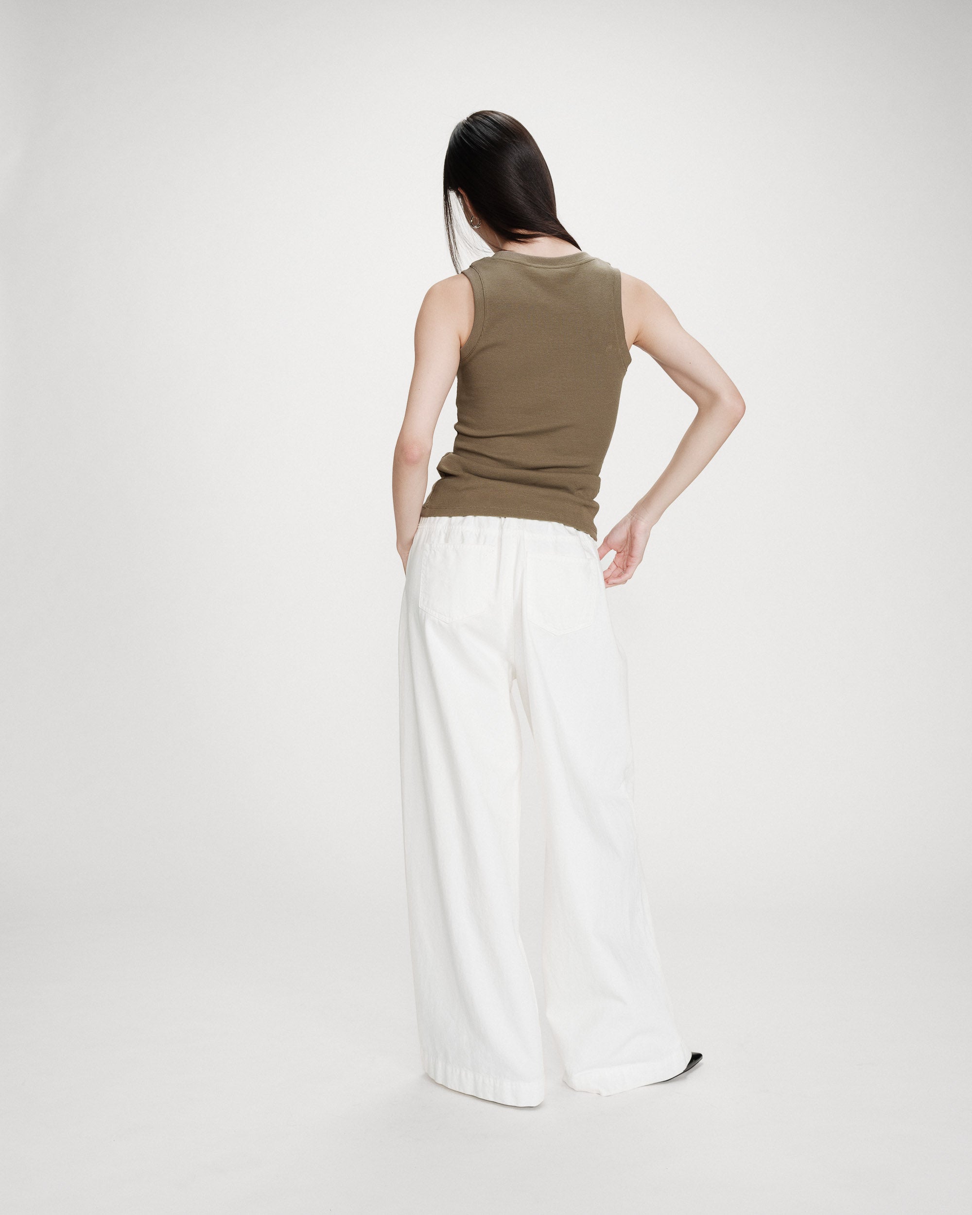 Top ajustado bordado kaki Valou