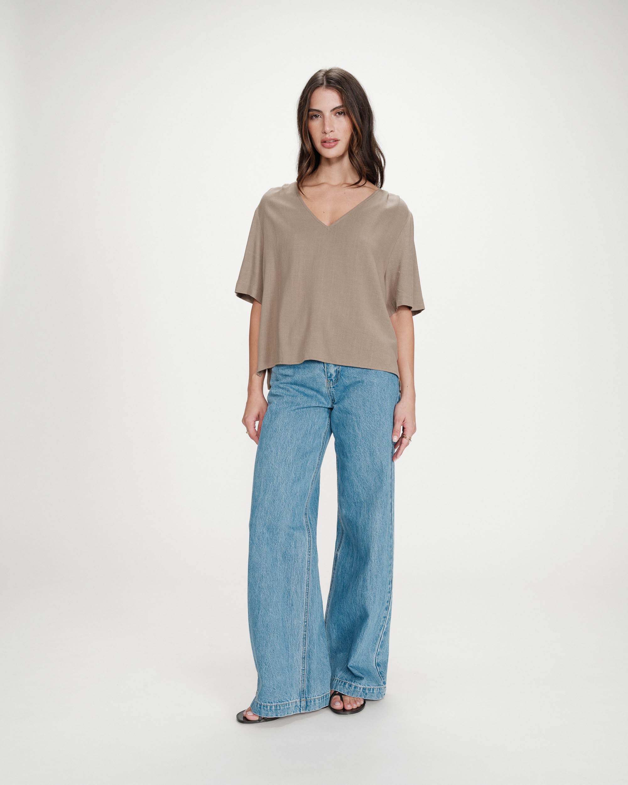 Fluid short-sleeve V-neck top kaki Violon