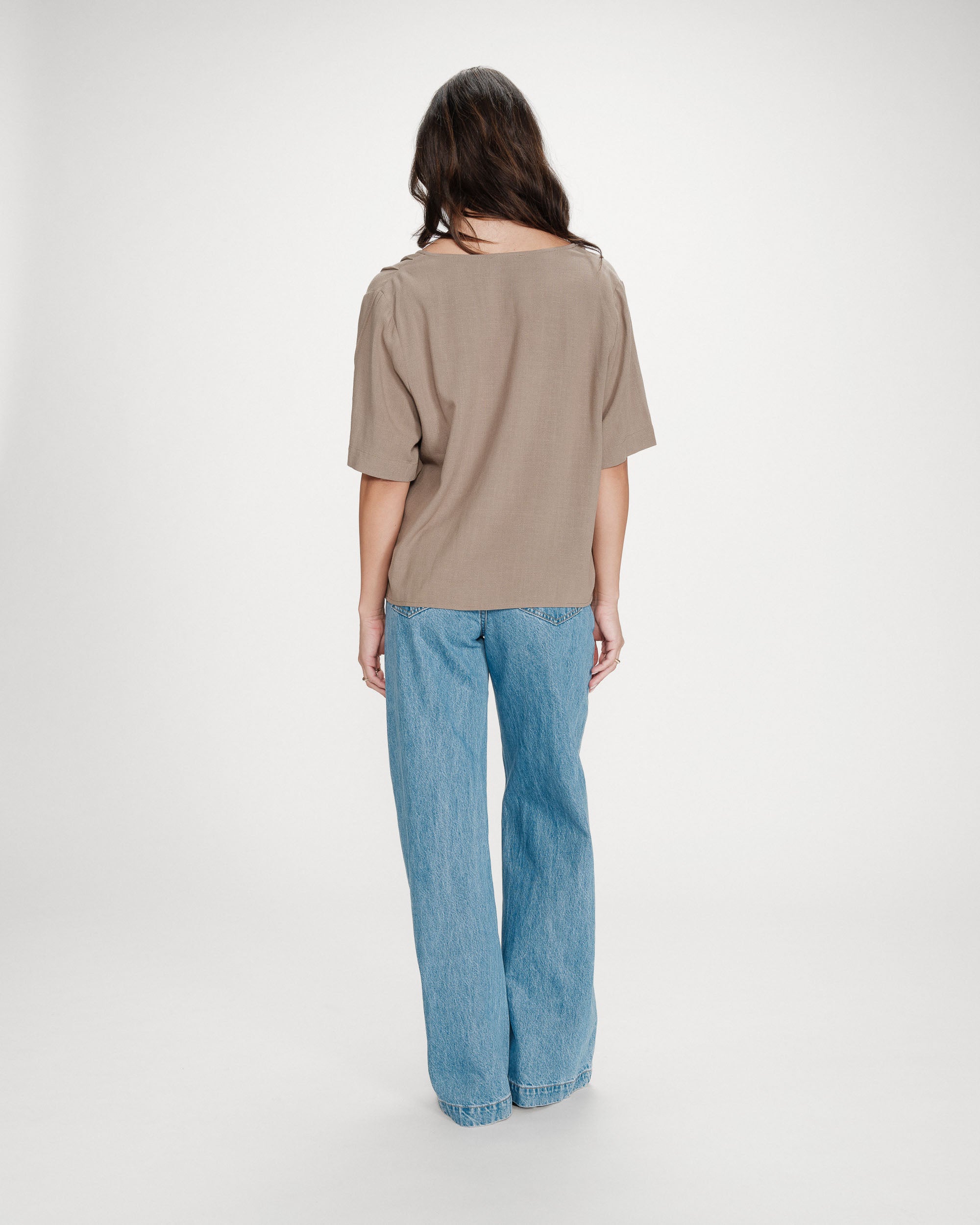 Fluid short-sleeve V-neck top kaki Violon