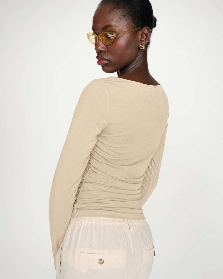 Top manches longues drapé col bateau sable Valeda