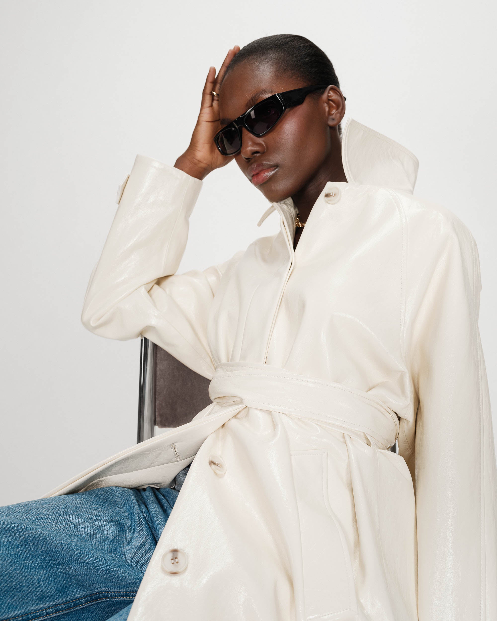 Trench-coat en vinyle vanille Velours