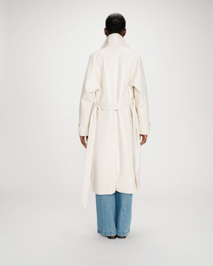 Trench largo de vinilo con cinturón vanille Velours