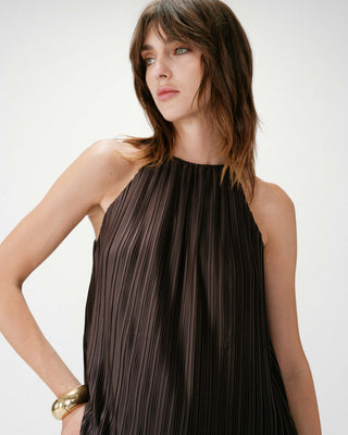 Robe courte plissée à encolure américaine chocolat Wilona