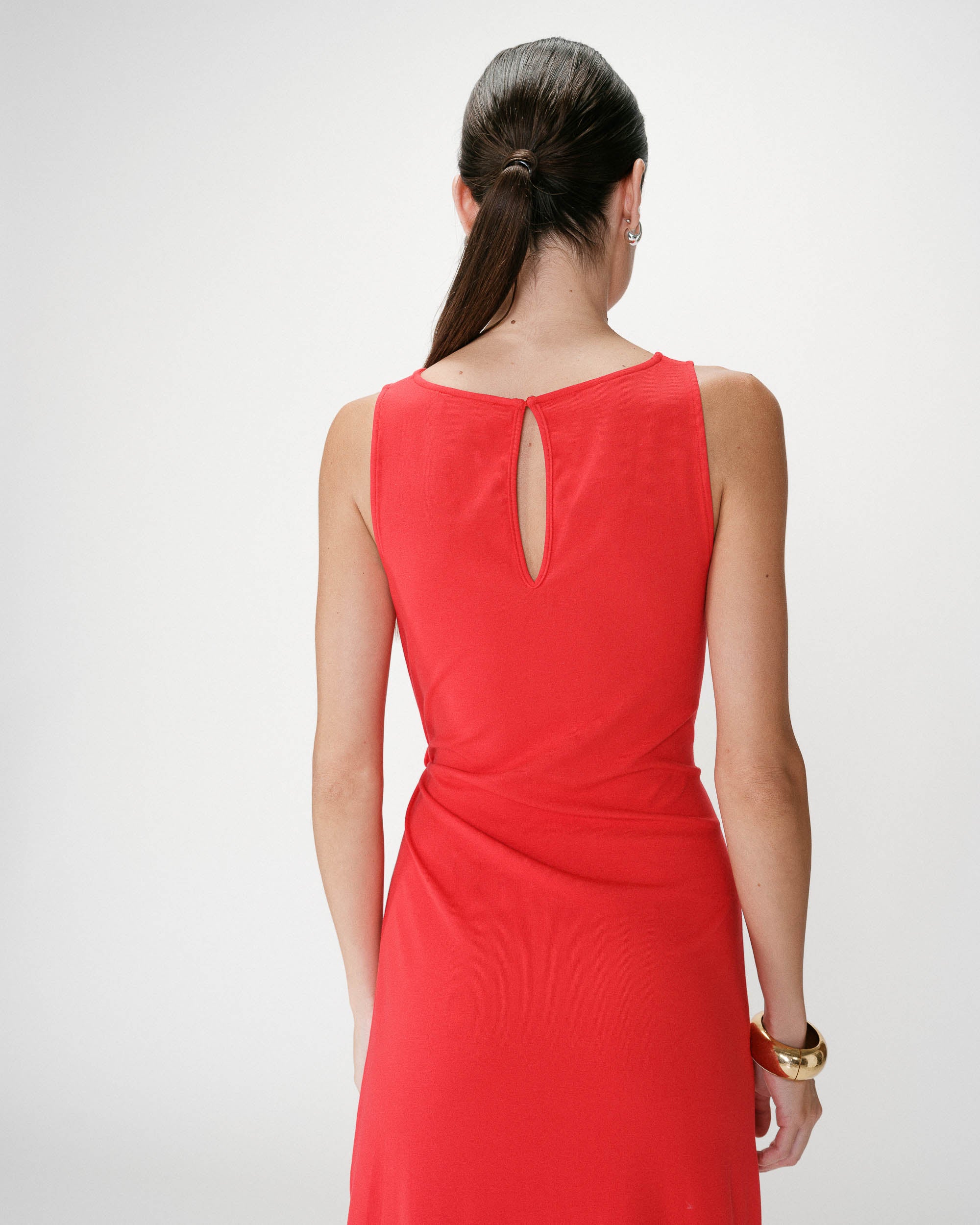 Vestido largo drapeado con nudo en la cintura rouge Wyla
