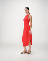 Vestido largo drapeado con nudo en la cintura rouge Wyla