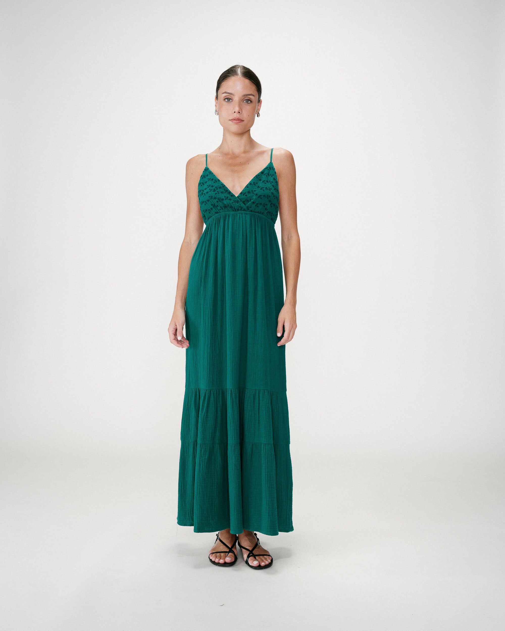 Robe longue fluide en coton col V à bretelles emeraude Wynora