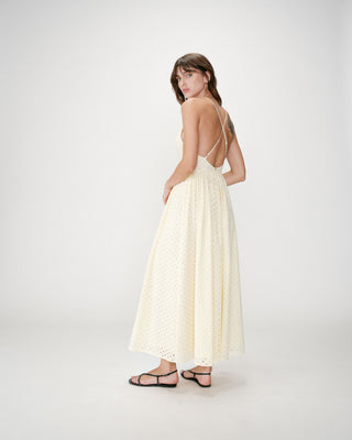 Robe longue évasée col V en broderie anglaise jaune Wimala