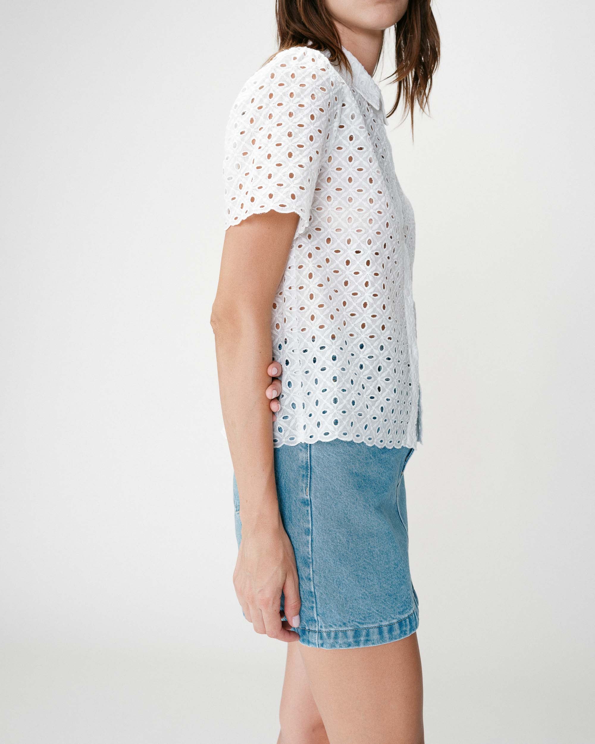 Camisa de encaje manga corta white Waverine