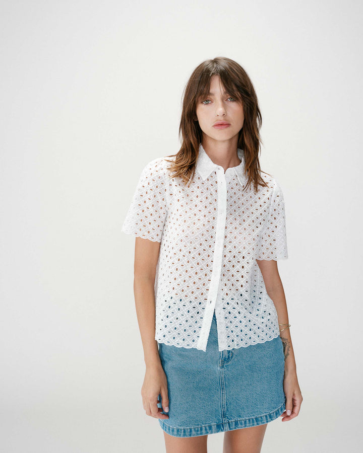Camisa de encaje manga corta white Waverine