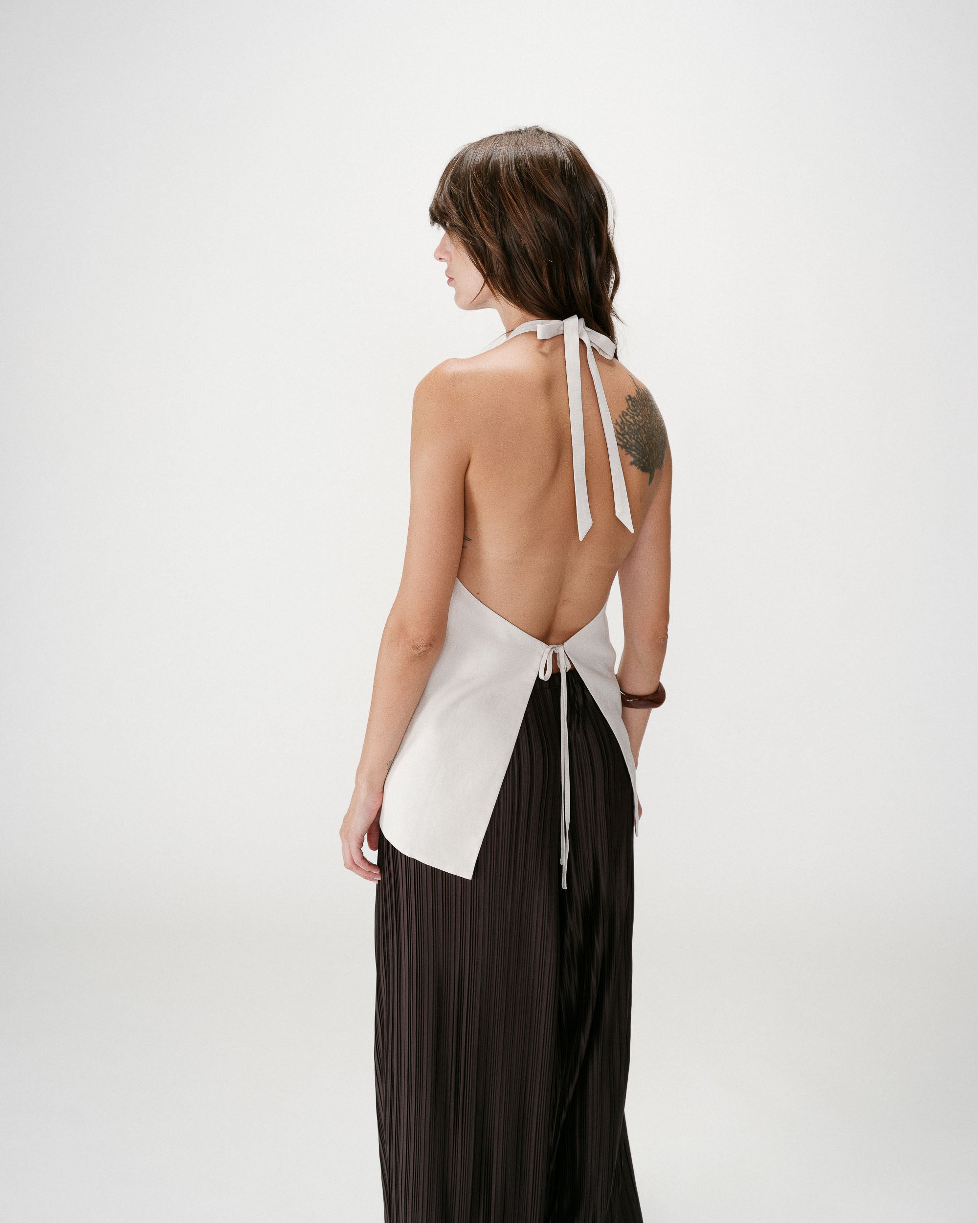 Top de lino escote V sable Wise