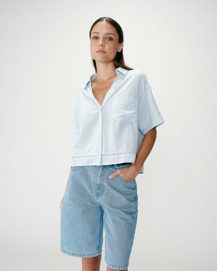 Camisa amplia de encaje manga corta ciel Winka