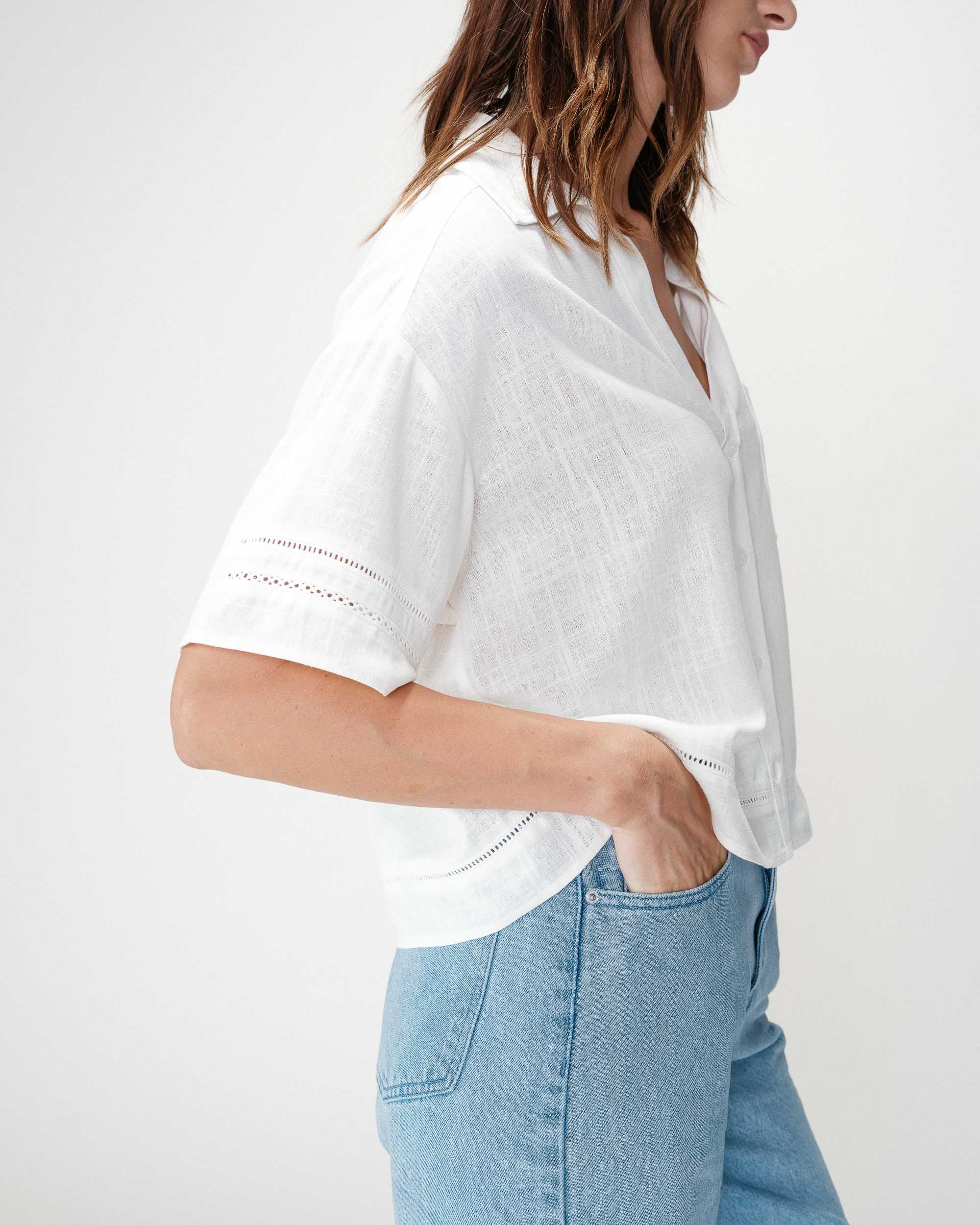 Camisa amplia de encaje manga corta white Winka