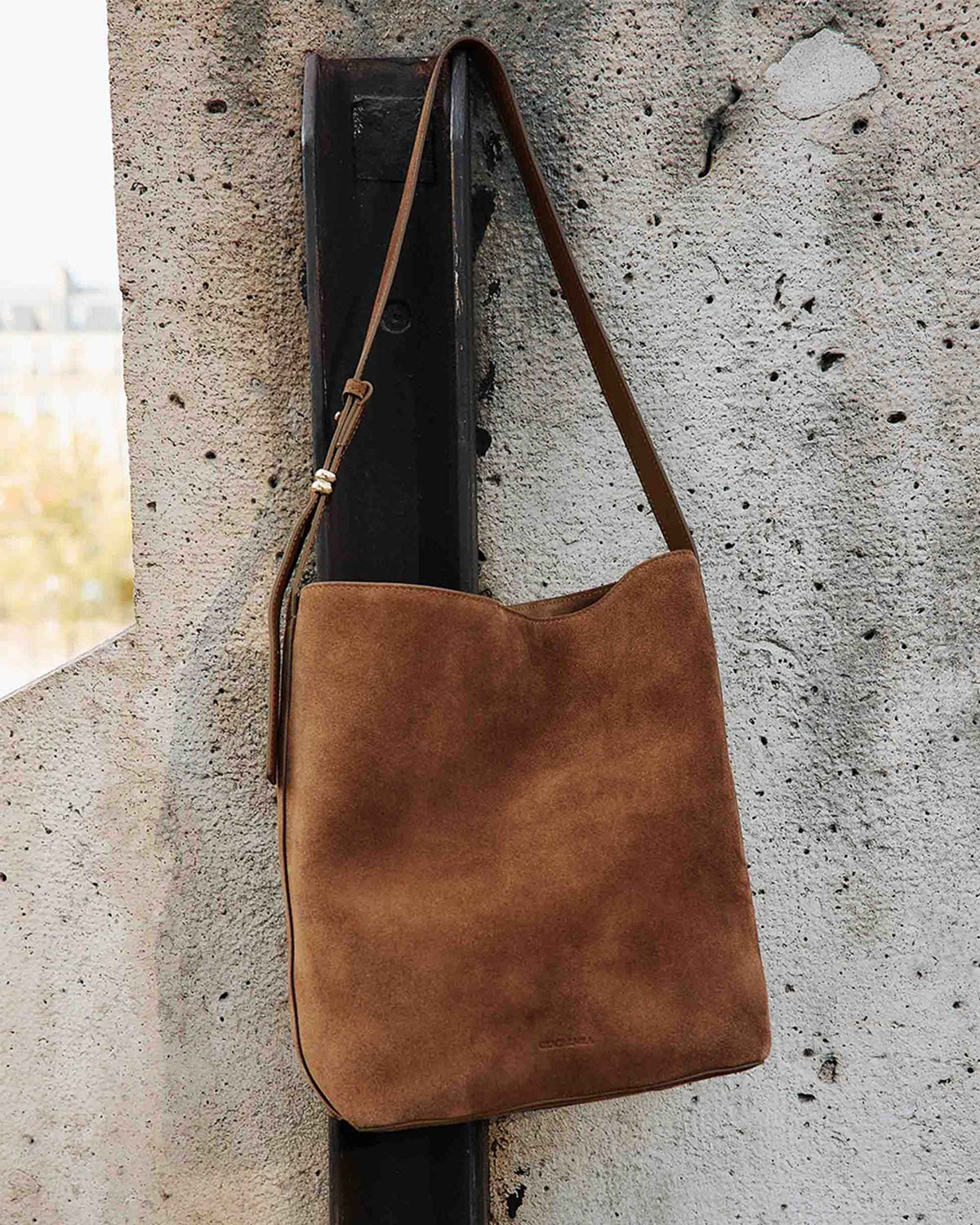Sac seau en cuir de vachette camel Le come