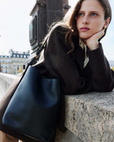 Sac seau en cuir de vachette noir Le come